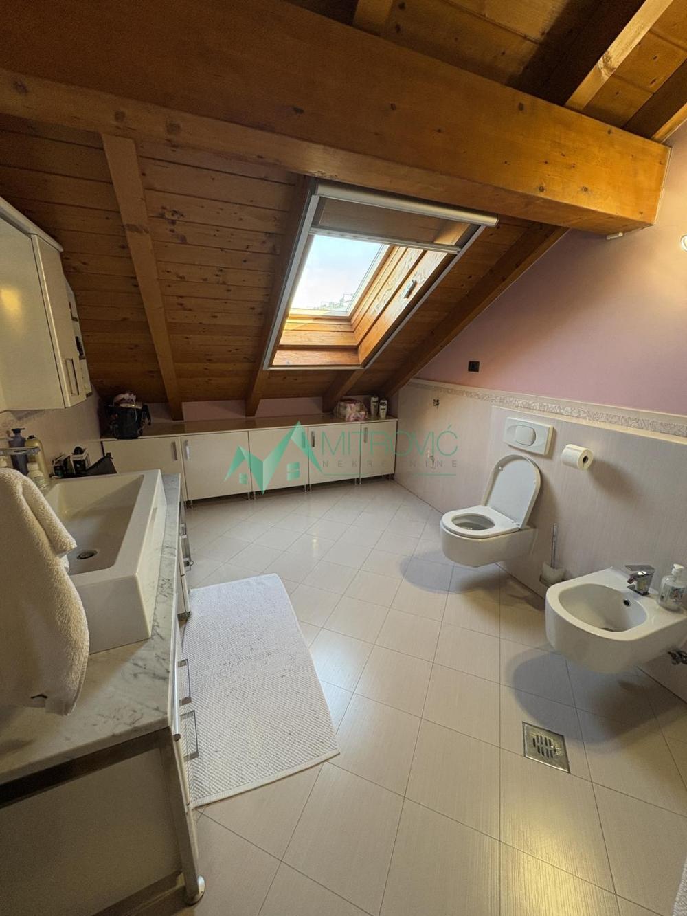 Slika 11 -  Stan na prodaju, 266m2, 700.000€