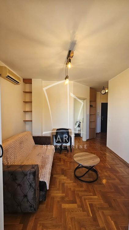 Slika 1 - Nikšićka, Jednoiposoban stan za izdavanje, 37m2, 600€