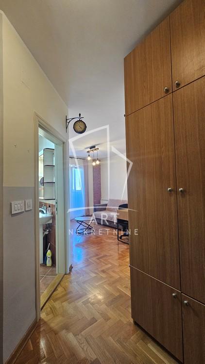 Slika 2 - Nikšićka, Jednoiposoban stan za izdavanje, 37m2, 600€