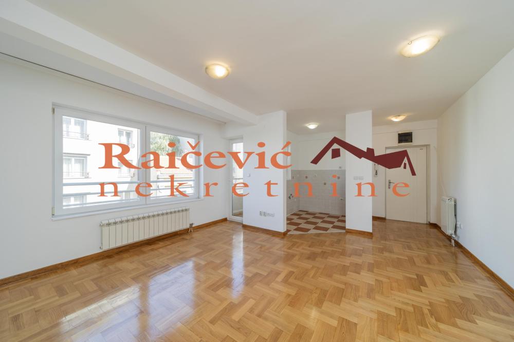 Slika 1 - Kajmakcalanska, Trosoban stan na prodaju, 65m2, 305.500€