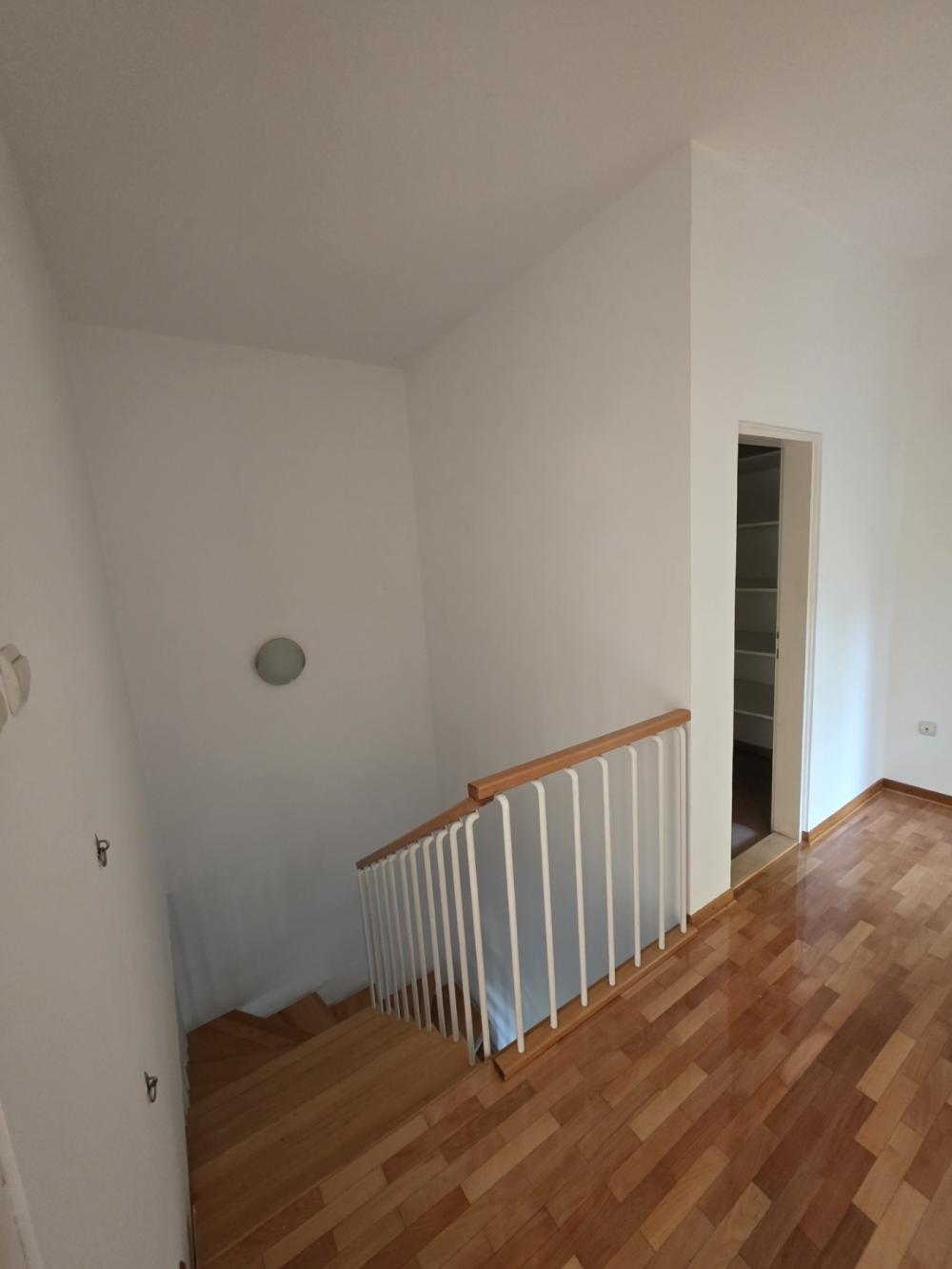 Slika 9 - Kronštatska, Četvorosoban stan za izdavanje, 104m2, 1.500€