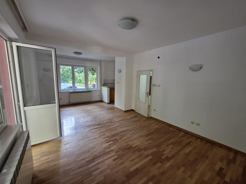Glavna slika -Kronštatska, Četvorosoban stan za izdavanje, 104m2, 1.500€
