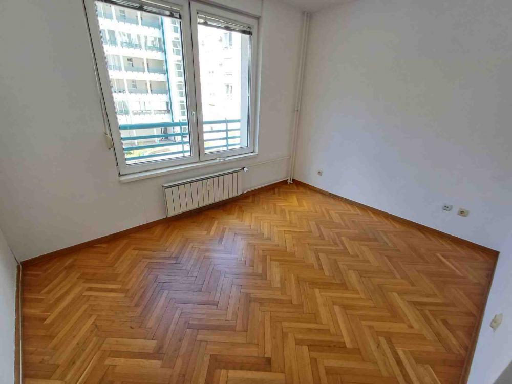 Slika 8 - Bulevar Arsenija Čarnojevića, Trosoban stan za izdavanje, 93m2, 1.000€