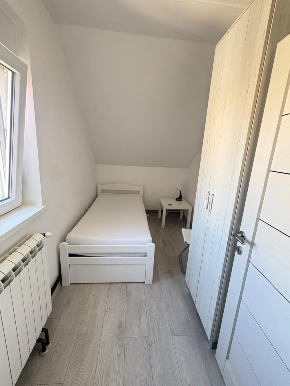 Slika 8 - Vojvođanska, Troiposoban stan za izdavanje, 100m2, 900€