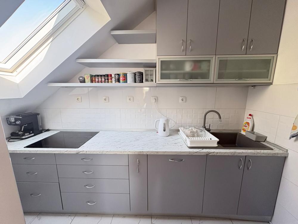 Slika 3 - Vojvođanska, Troiposoban stan za izdavanje, 100m2, 900€