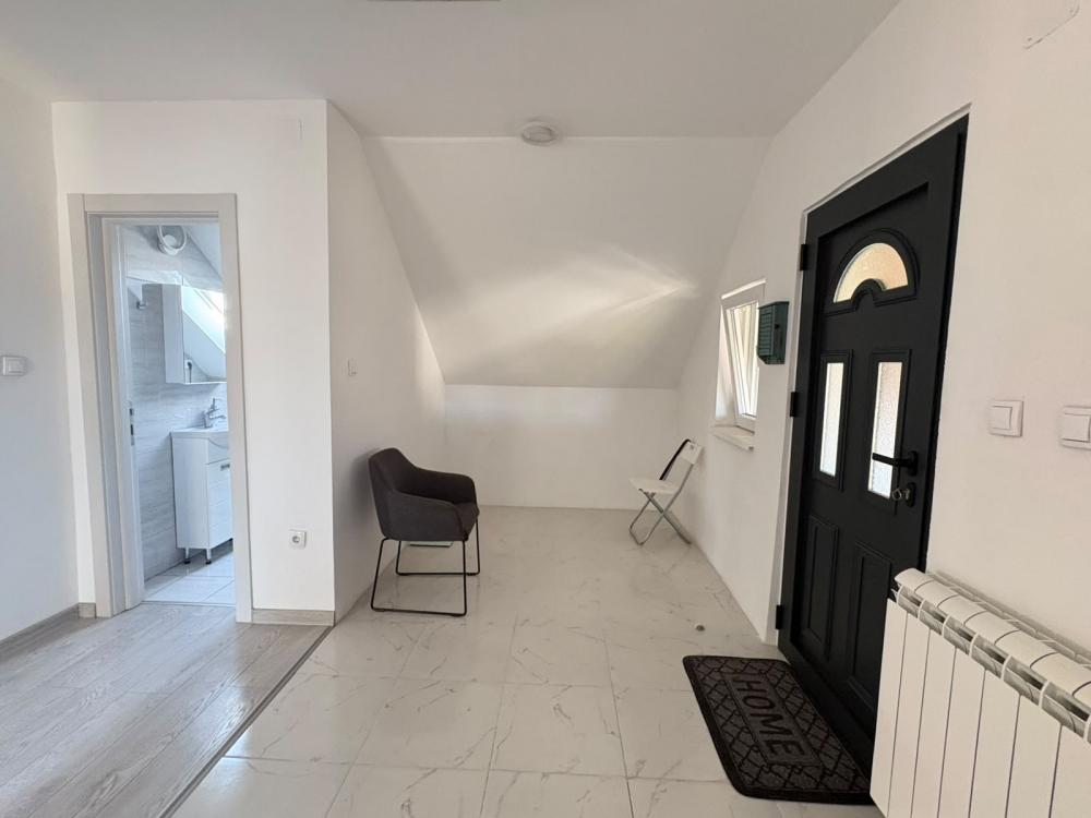 Slika 9 - Vojvođanska, Troiposoban stan za izdavanje, 100m2, 900€