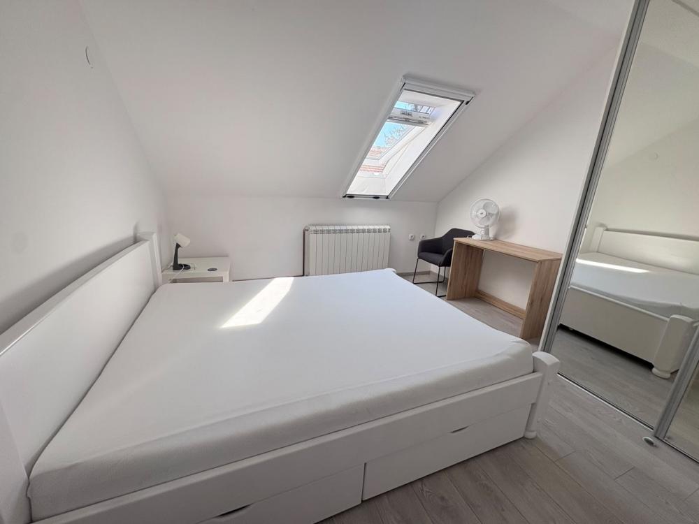 Slika 6 - Vojvođanska, Troiposoban stan za izdavanje, 100m2, 900€