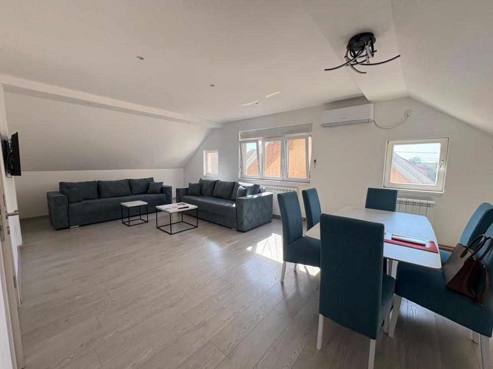 Slika 1 - Vojvođanska, Troiposoban stan za izdavanje, 100m2, 900€