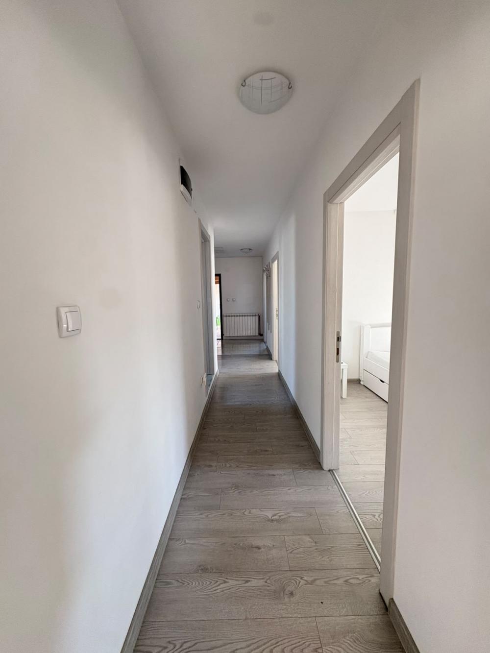 Slika 11 - Vojvođanska, Troiposoban stan za izdavanje, 100m2, 900€