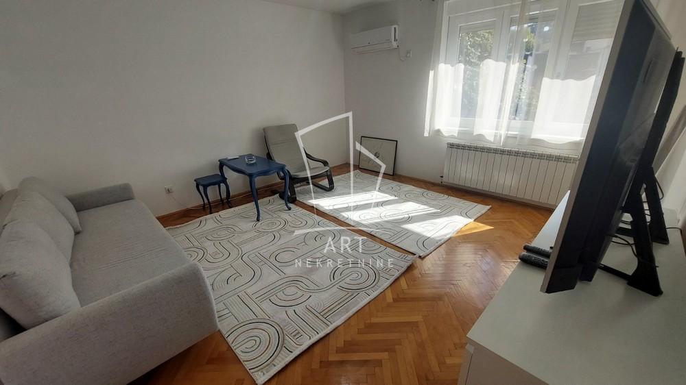 Slika 1 - Carigradska, Dvosoban stan za izdavanje, 63m2, 800€