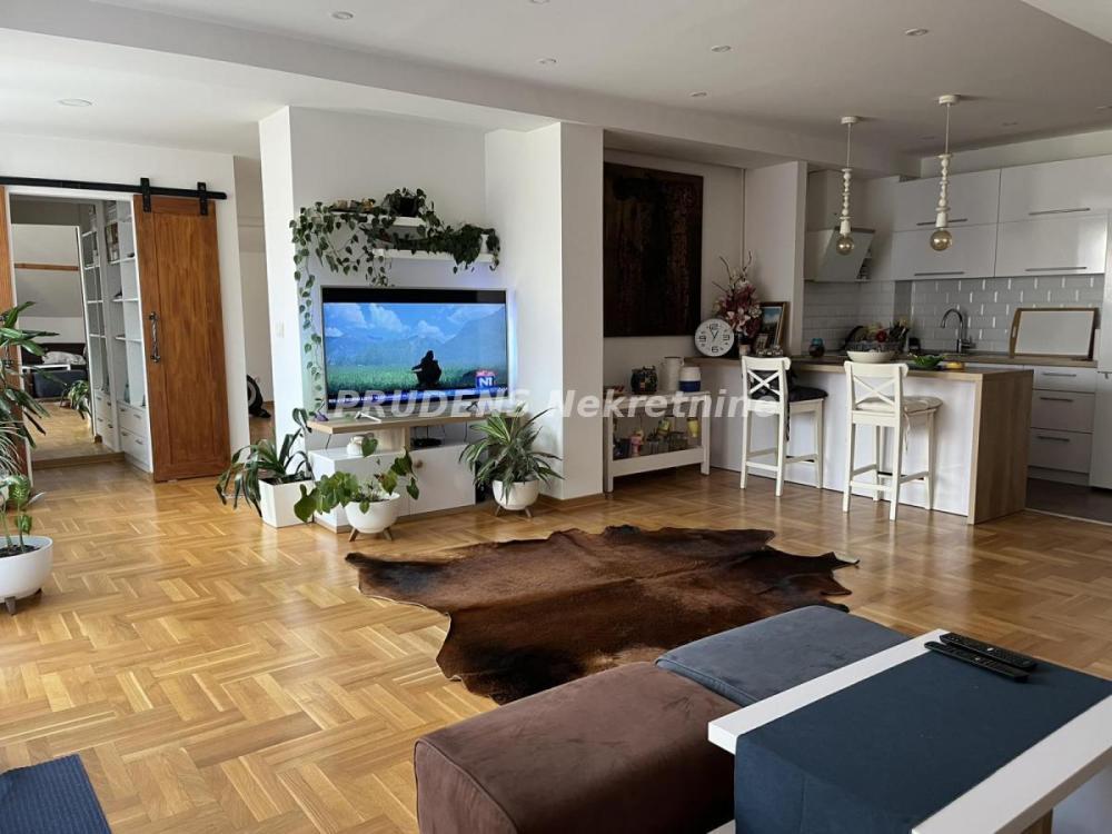 Glavna slika -Josipa Šenera, Trosoban stan na prodaju, 137m2, 375.000€