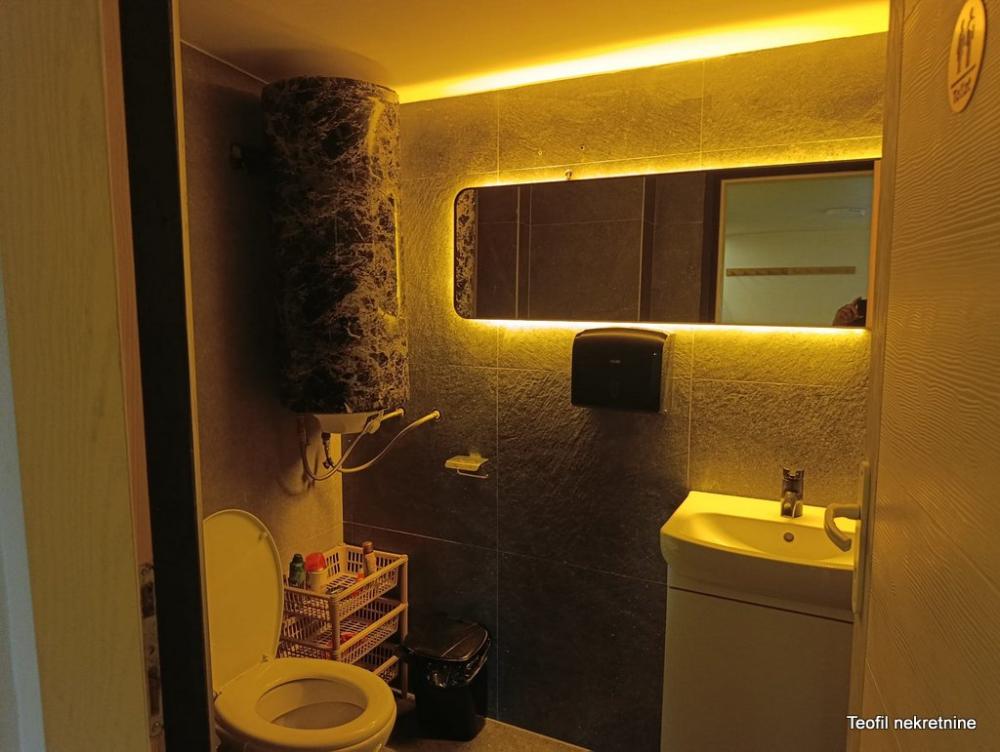 Slika 8 - Beogradska,  Lokal za izdavanje, 60m2, 2.200€