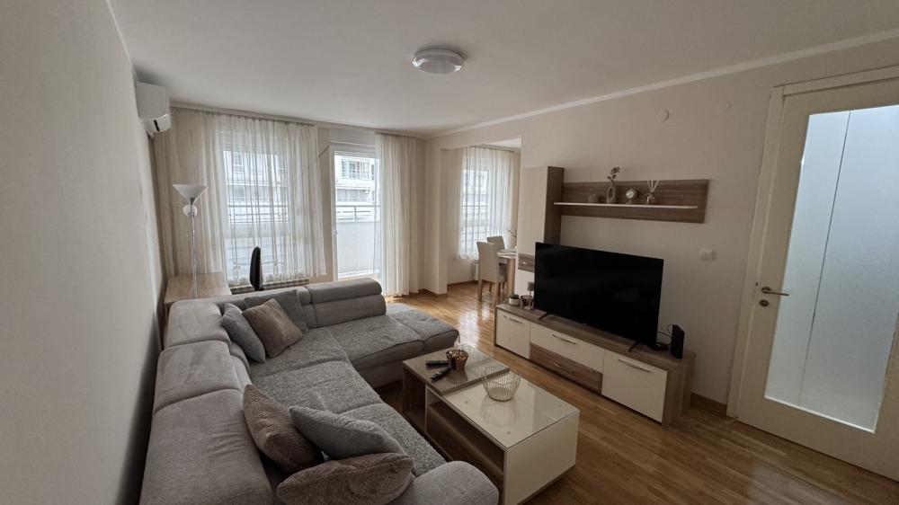 Slika 1 - Jurija Gagarina, Dvosoban stan za izdavanje, 69m2, 1.200€