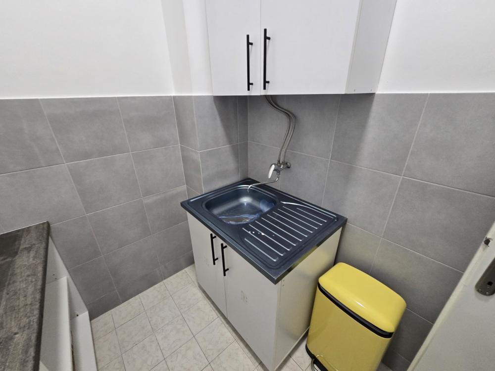 Slika 9 - Kralja Milutina,  Lokal za izdavanje, 180m2, 2.500€