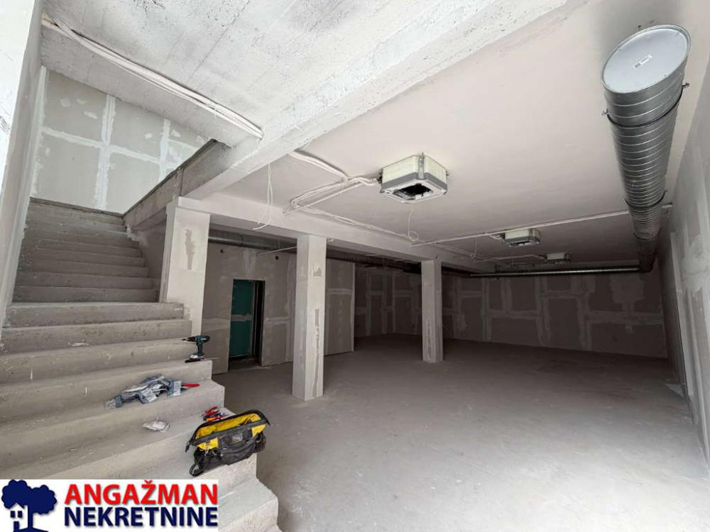 Slika 2 - Gundulićeva,  Lokal na prodaju, 244m2, 595.000€