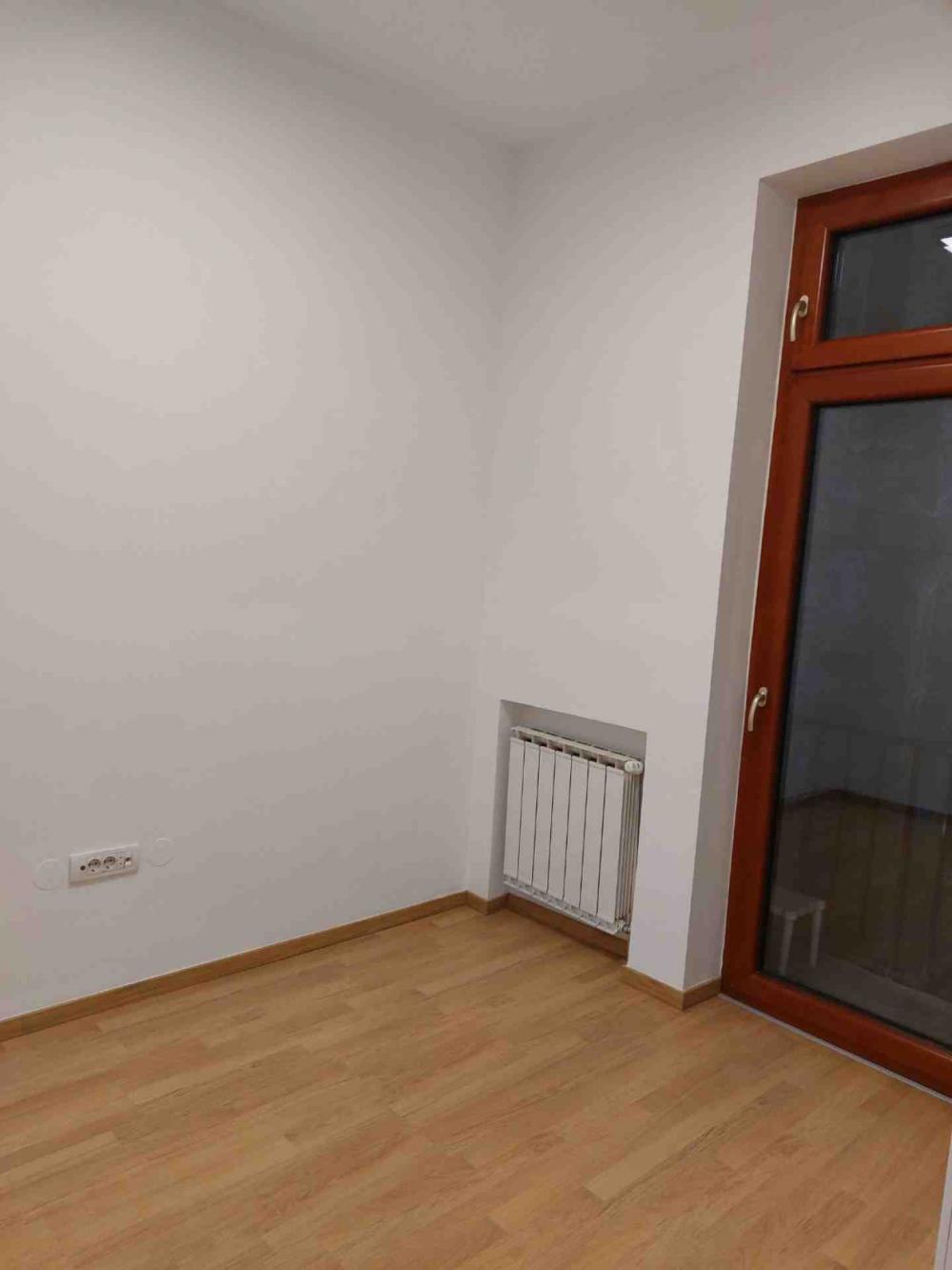 Slika 3 - Jug Bogdanova, Četvorosoban stan za izdavanje, 66m2, 750€