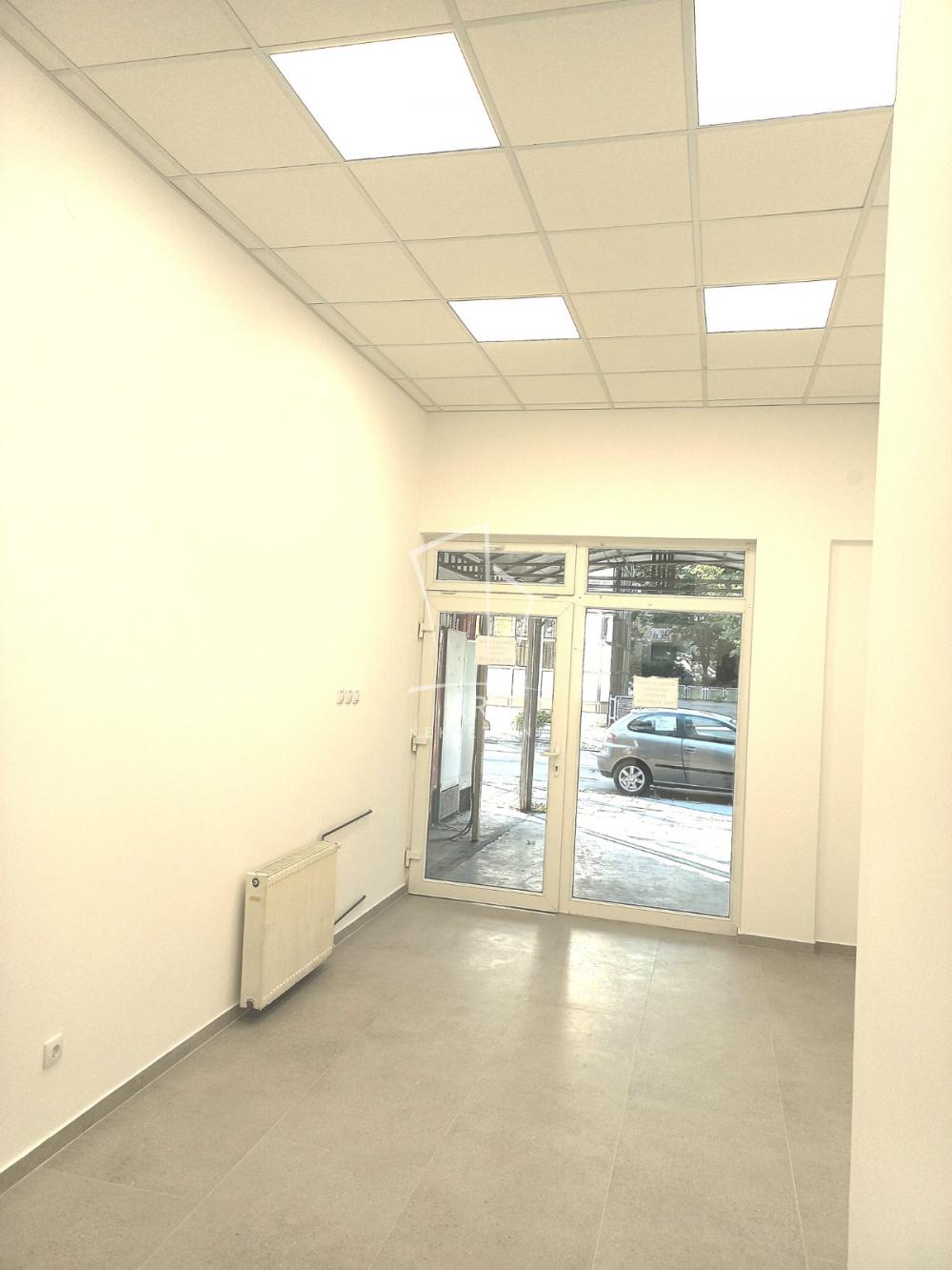 Slika 1 - Kneza Mihaila,  Lokal za izdavanje, 25m2, 500€