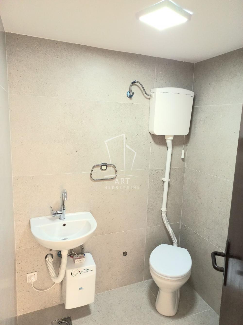 Slika 4 - Kneza Mihaila,  Lokal za izdavanje, 25m2, 500€