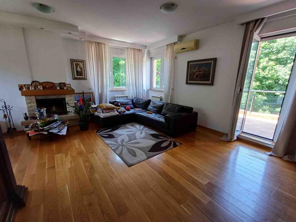Slika 1 - Borivoja Drobnjakovića, Trosoban stan za izdavanje, 120m2, 1.350€