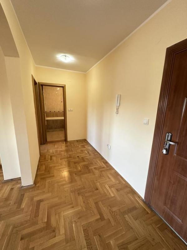 Slika 4 - Četvorosoban stan za izdavanje, 103m2, 599€