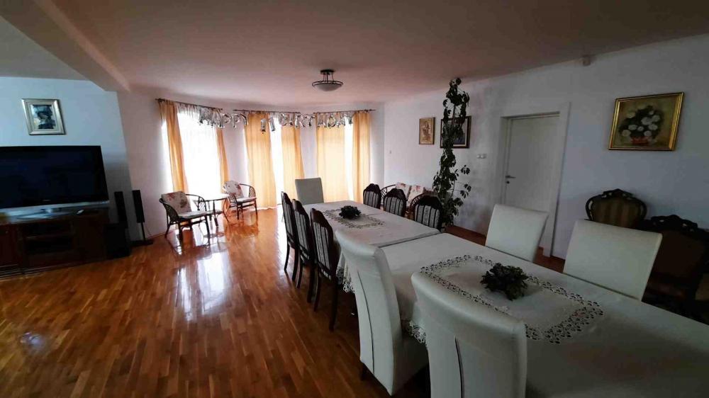 Slika 6 - Put za Markoviće, Kuća za izdavanje, 554m2, 8.000€