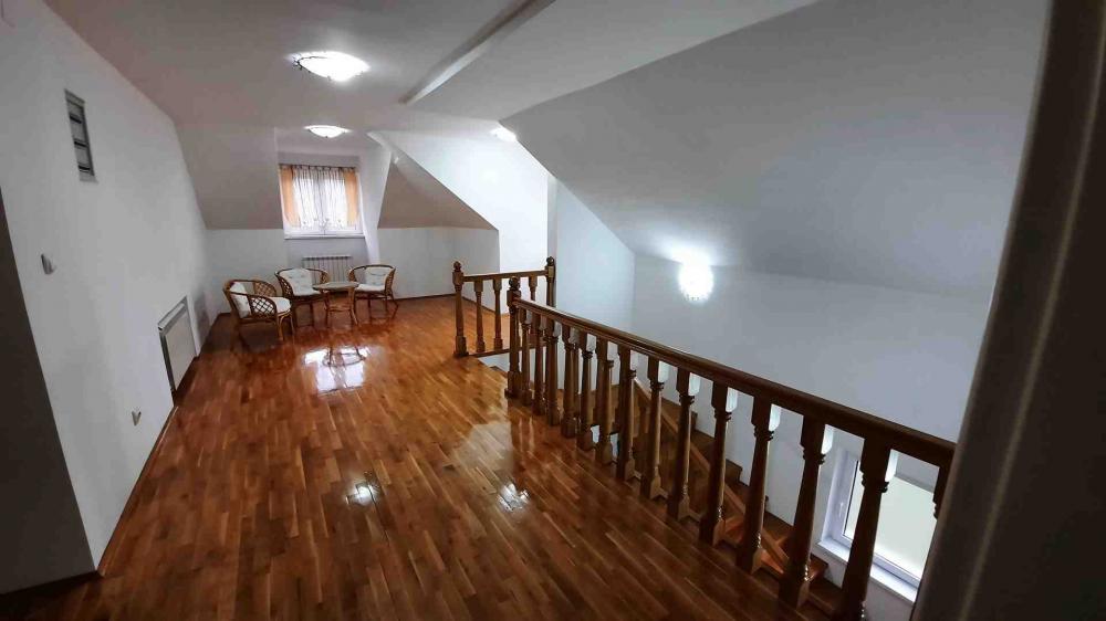 Slika 11 - Put za Markoviće, Kuća za izdavanje, 554m2, 8.000€
