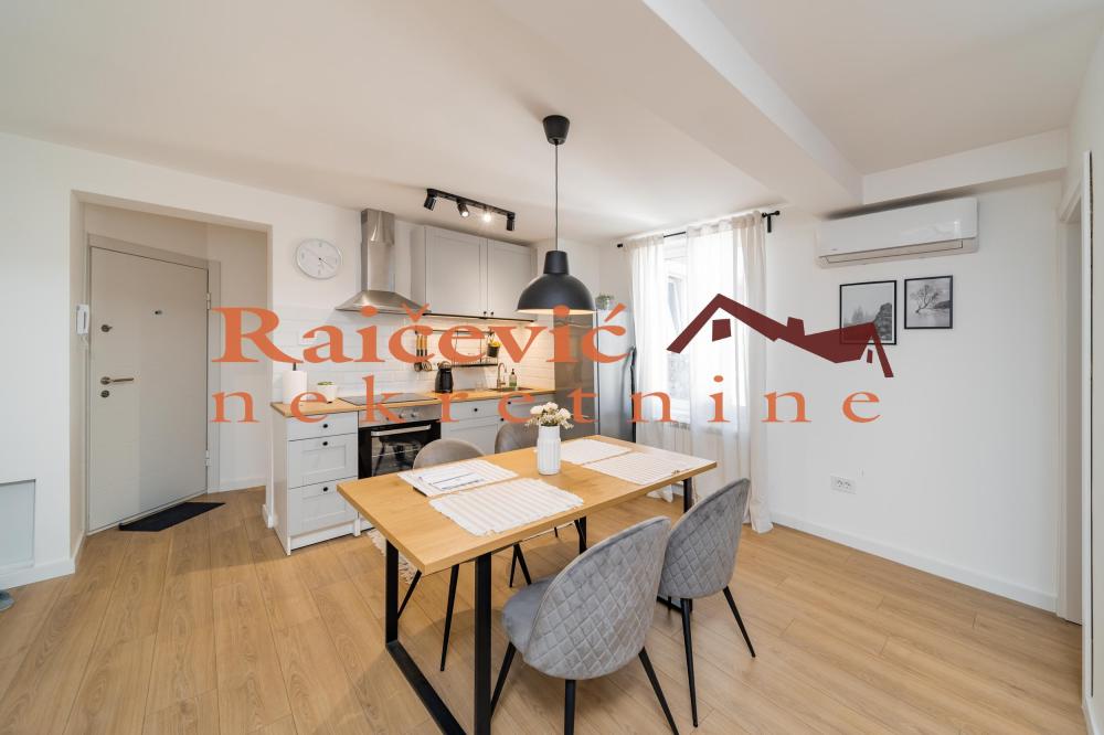 Slika 1 - Terazije, Dvosoban stan na prodaju, 52m2, 299.000€