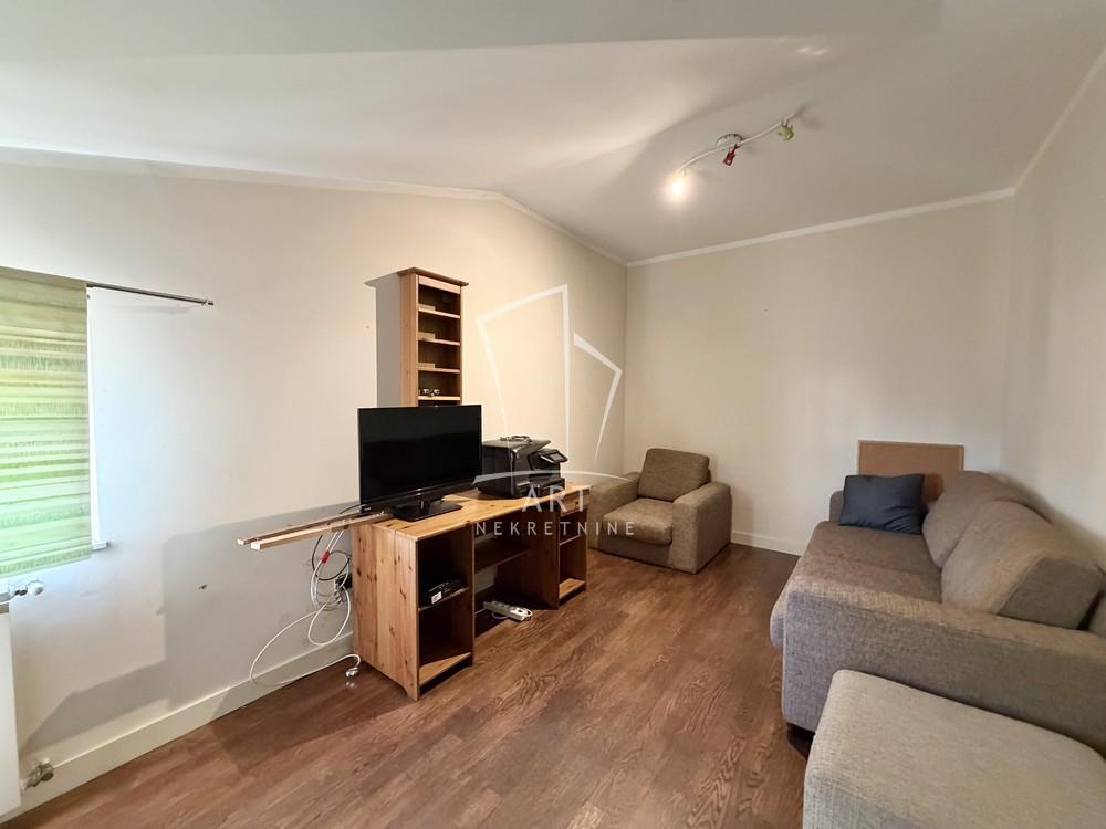 Slika 8 - Dositejeva, Četvorosoban stan za izdavanje, 155m2, 1.500€