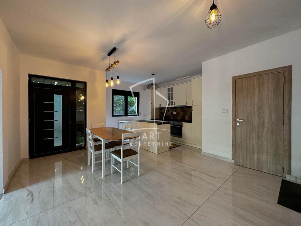 Slika 1 - Cara Iraklija, Troiposoban stan za izdavanje, 89m2, 1.200€