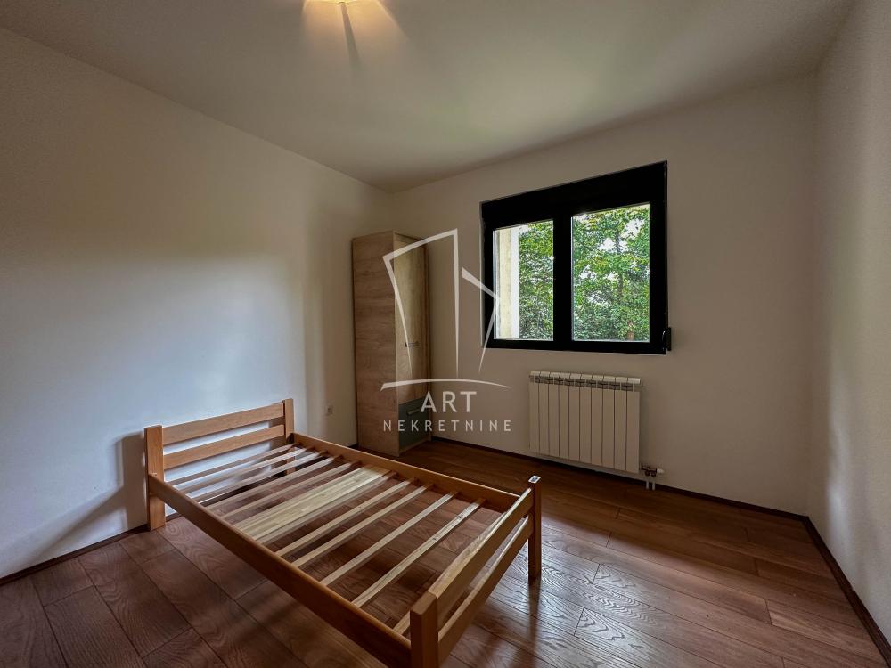 Slika 7 - Cara Iraklija, Troiposoban stan za izdavanje, 89m2, 1.200€