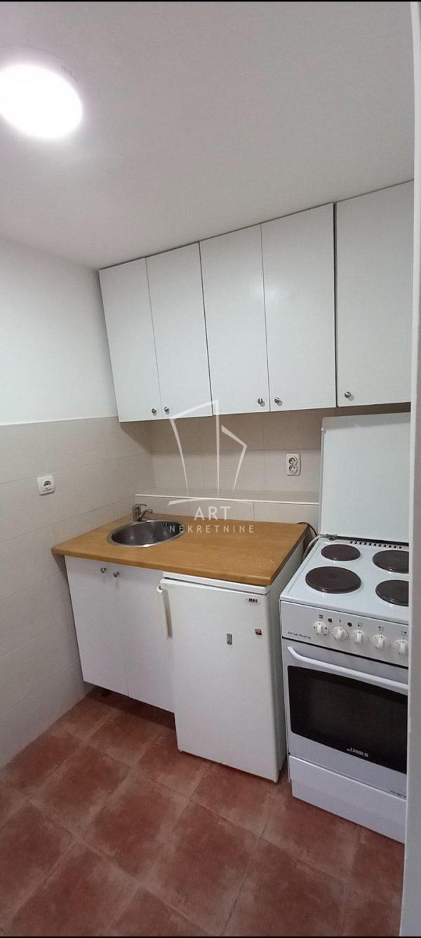 Slika 9 - Bukureška,  Kuća za izdavanje, 60m2, 650€