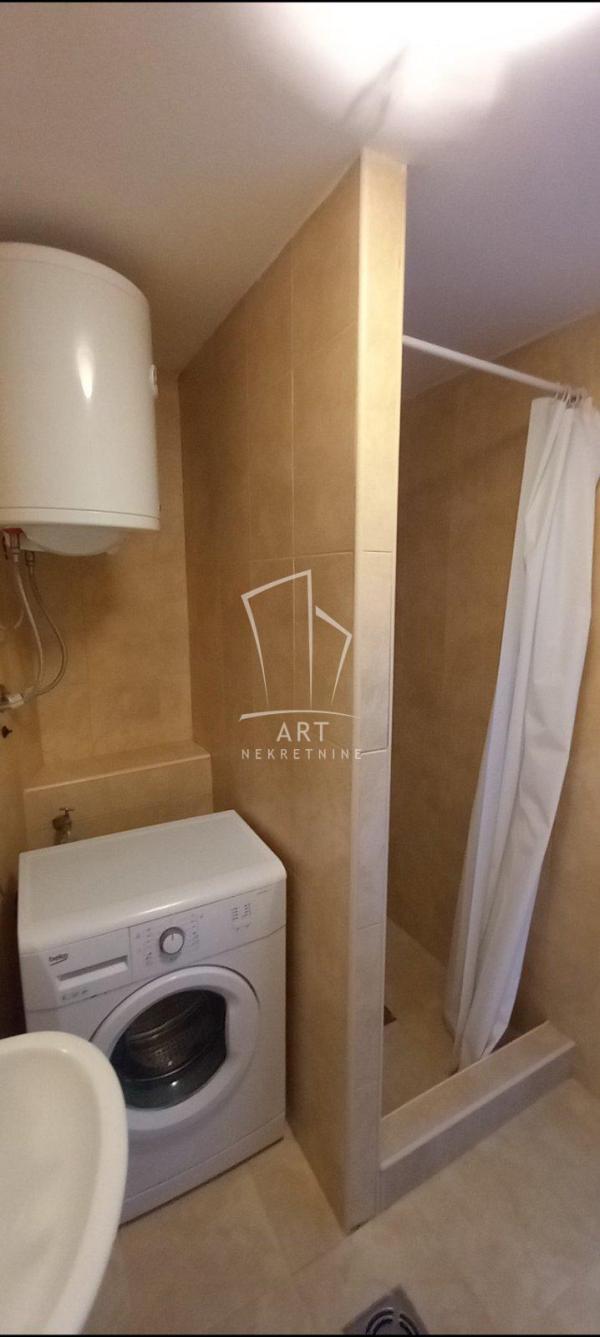 Slika 10 - Bukureška,  Kuća za izdavanje, 60m2, 650€