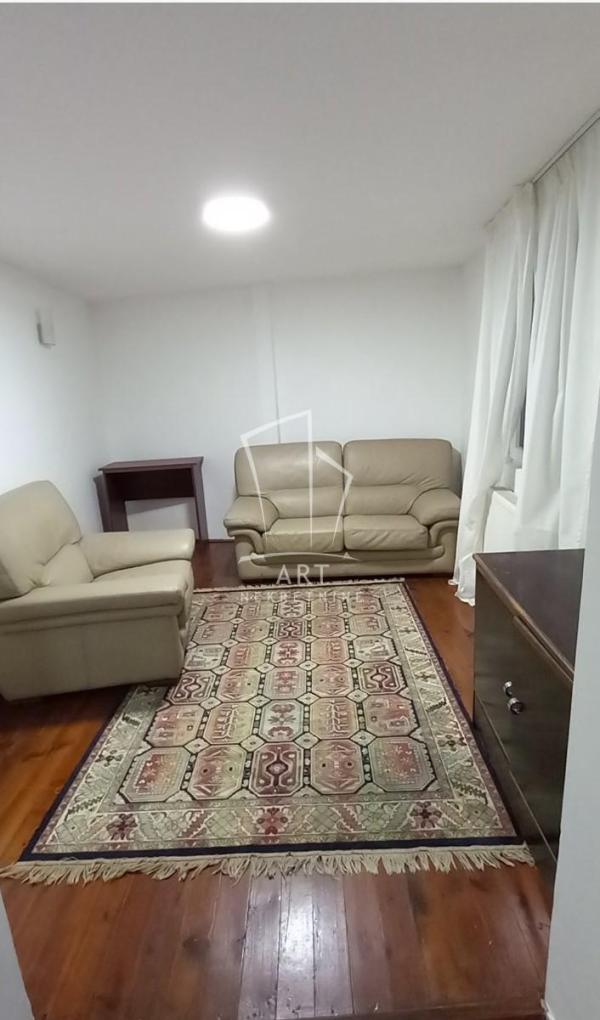 Slika 1 - Bukureška,  Kuća za izdavanje, 60m2, 650€