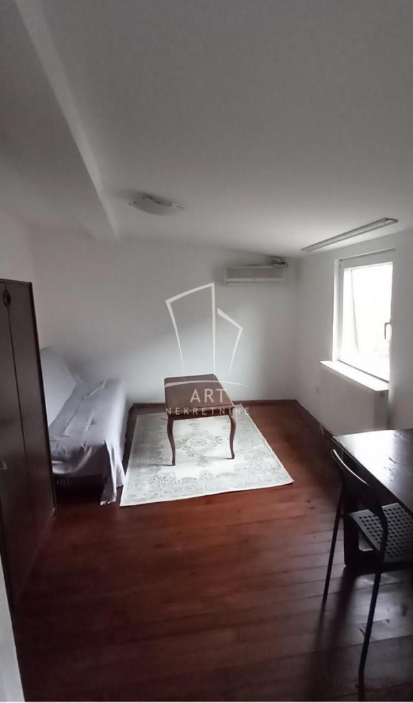 Slika 3 - Bukureška,  Kuća za izdavanje, 60m2, 650€