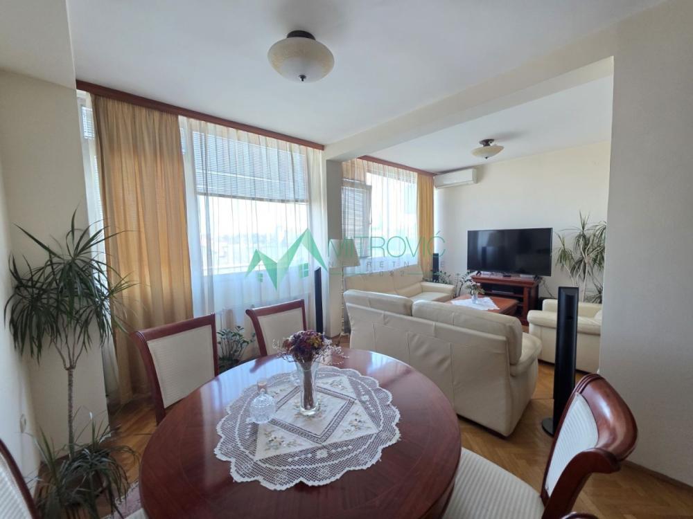 Slika 1 - Četvorosoban stan na prodaju, 148m2, 266.770€