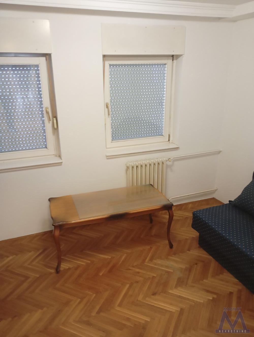 Slika 4 - Trosoban stan za izdavanje, 800€