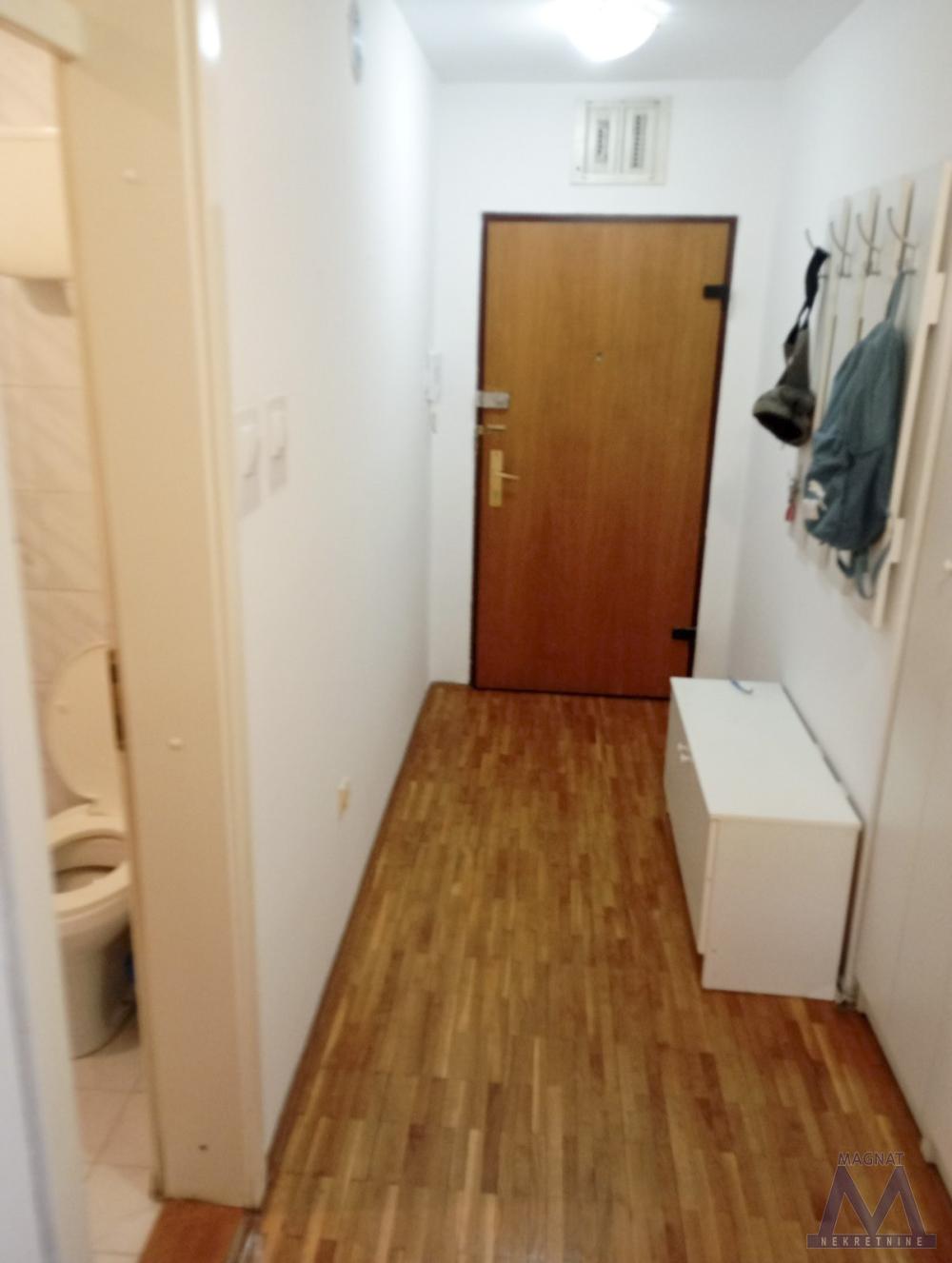 Slika 5 - Trosoban stan za izdavanje, 800€