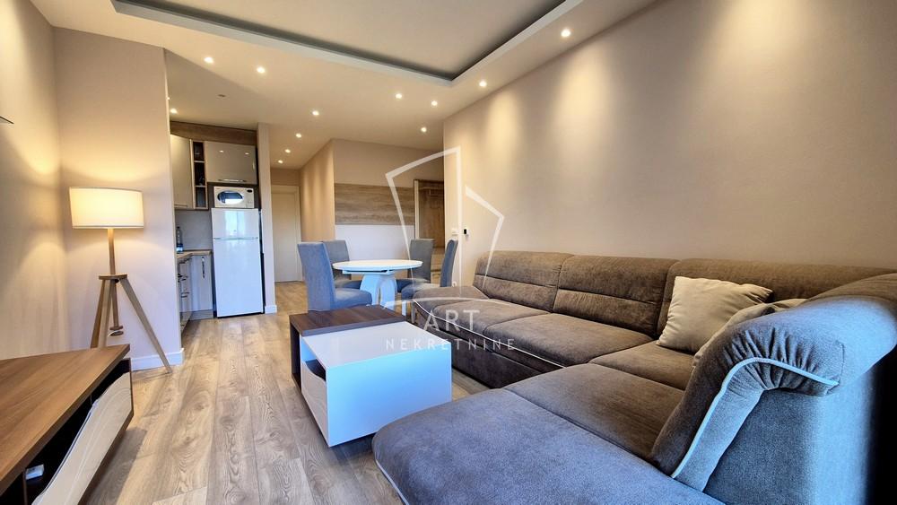 Slika 1 - Vojvode Stepe, Trosoban stan za izdavanje, 56m2, 900€
