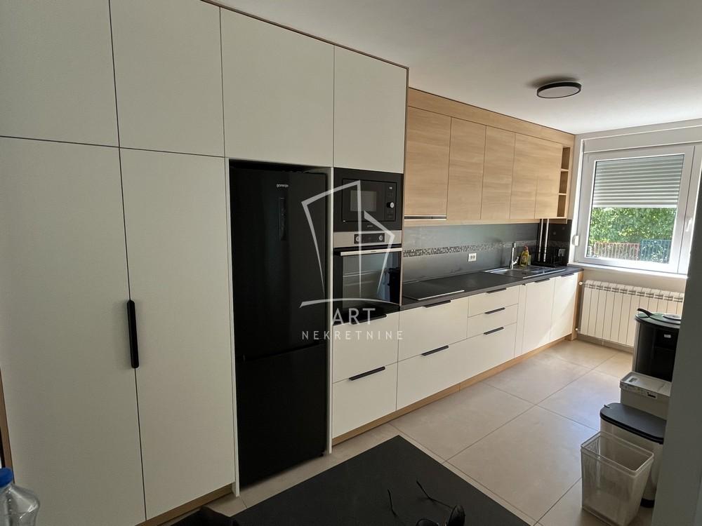 Slika 2 - Umčarska, Kuća za izdavanje, 121m2, 2.400€