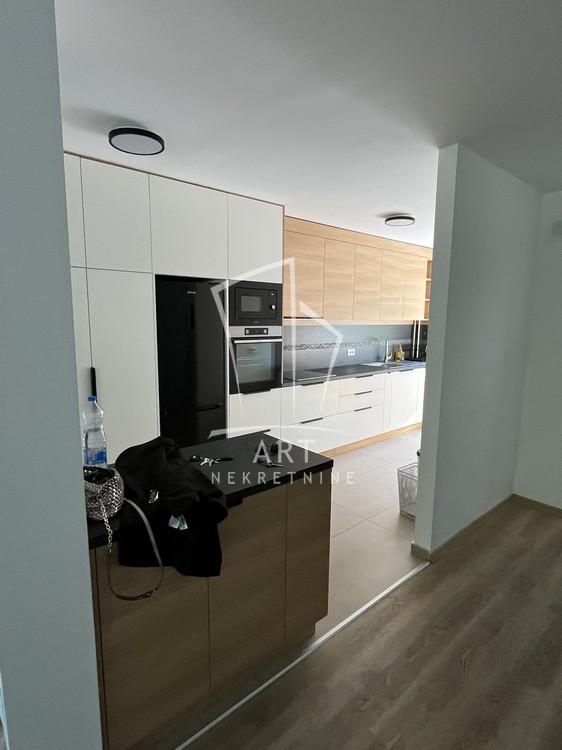 Slika 4 - Umčarska, Kuća za izdavanje, 121m2, 2.400€