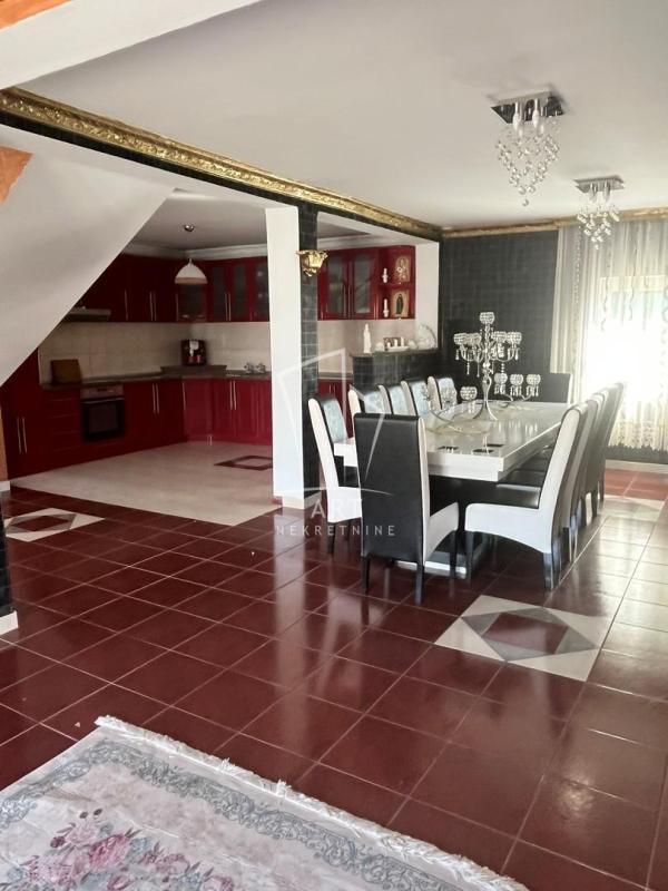 Slika 2 - Beogradska,  Kuća na prodaju, 263m2, 120.000€