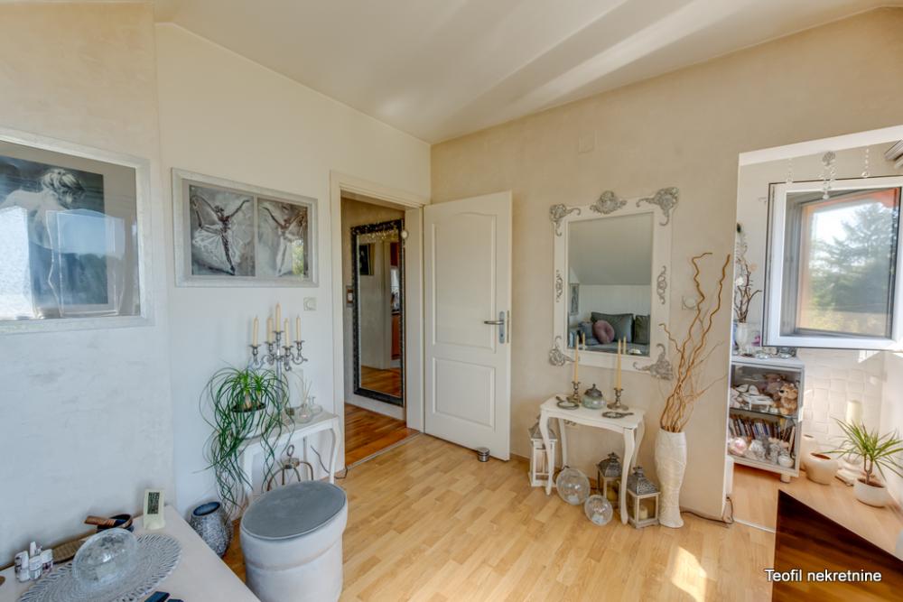 Slika 2 - Žike Mesarovića, Dvoiposoban stan na prodaju, 60m2, 128.000€