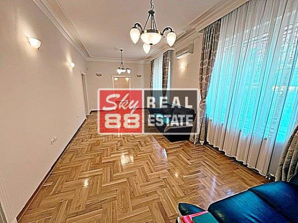 Slika 1 -  Kuća za izdavanje, 400m2, 6.000€