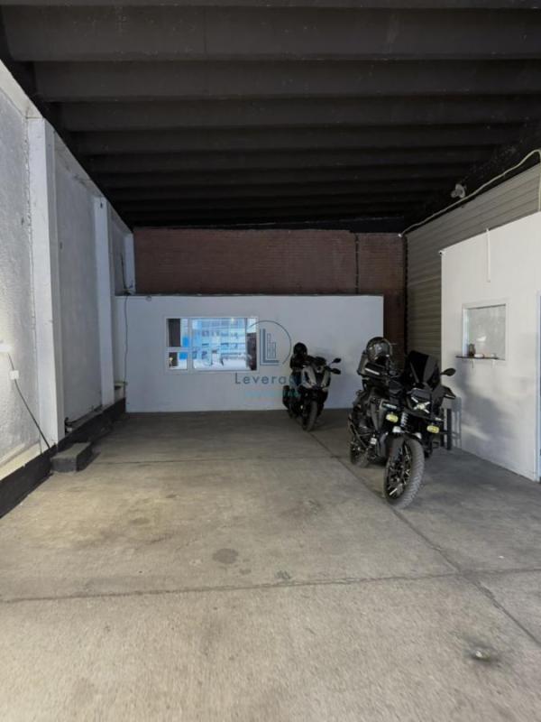 Slika 2 - Kružni voždovački put,  Lokal za izdavanje, 150m2, 750€