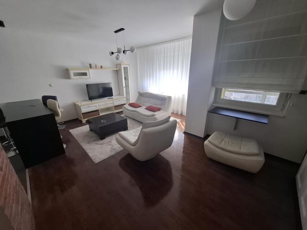 Slika 1 - Dvosoban stan za izdavanje, 60m2, 700€