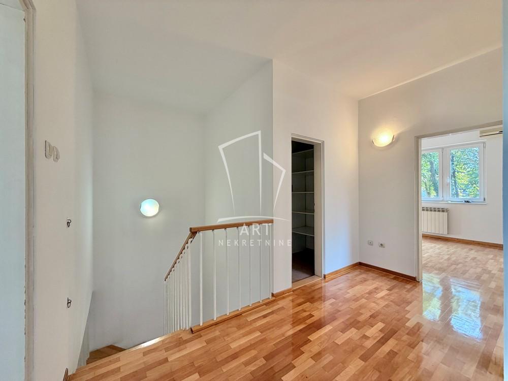 Slika 11 - Kronštatska, Četvorosoban stan za izdavanje, 103m2, 1.500€