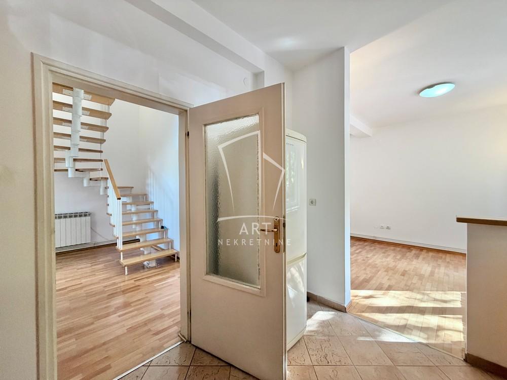 Slika 8 - Kronštatska, Četvorosoban stan za izdavanje, 103m2, 1.500€