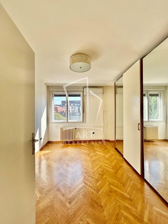 Slika 2 - Južni Bulevar, Troiposoban stan na prodaju, 81m2, 275.400€