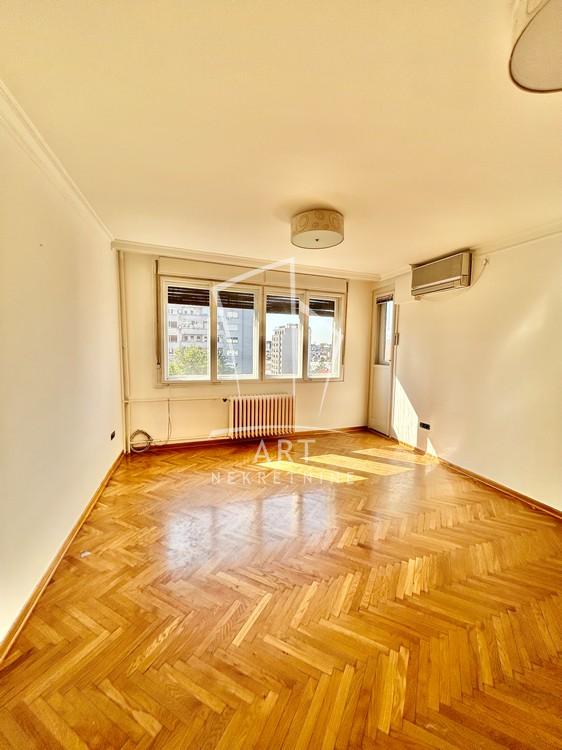 Slika 1 - Južni Bulevar, Troiposoban stan na prodaju, 81m2, 275.400€