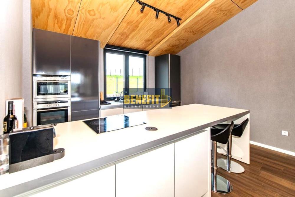 Slika 6 -  Kuća za izdavanje, 212m2, 3.500€